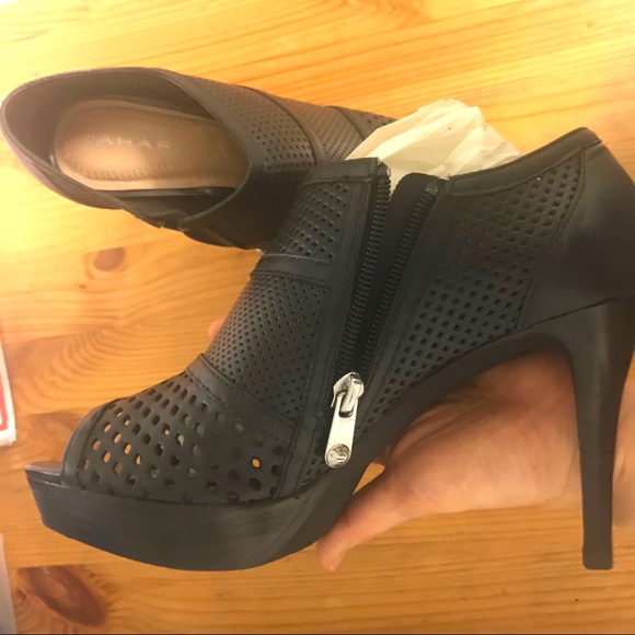 [Like New]Tahari open toe Bootie 6.5M - Picture 4 of 8